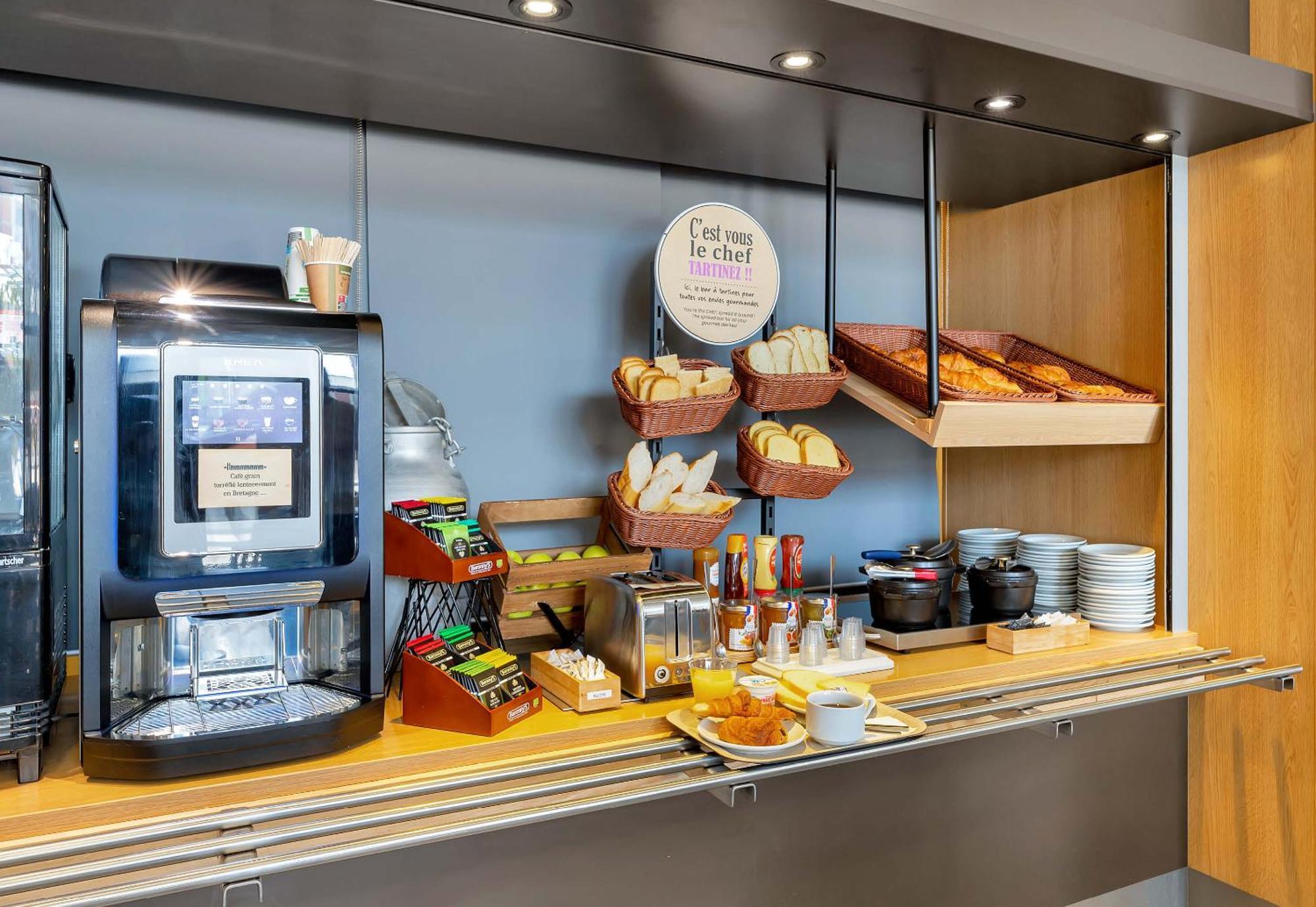 B&B Hotel Dunkerque Centre Gare 됭케르크 외부 사진